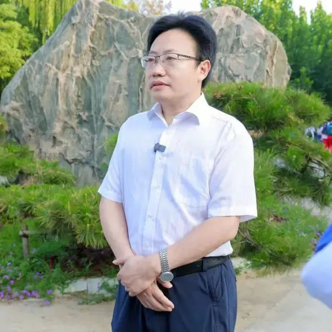 如何使用专业设备进行高效的篮板训练?_0